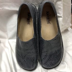 Algeria Debra “Wild West Ash” in color